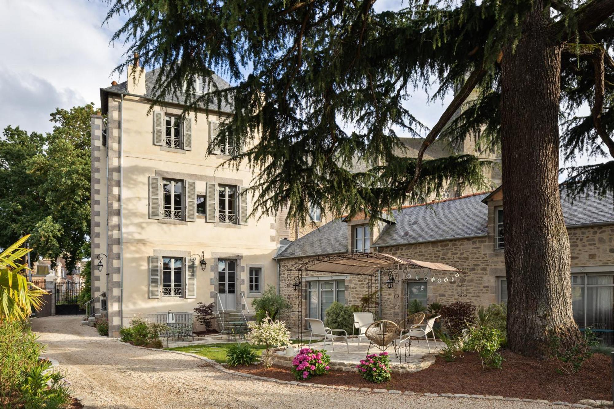 Clos Du Cedre - Chambres D'Hotes D'Exception, Luxury B&B A Dinan Esterno foto