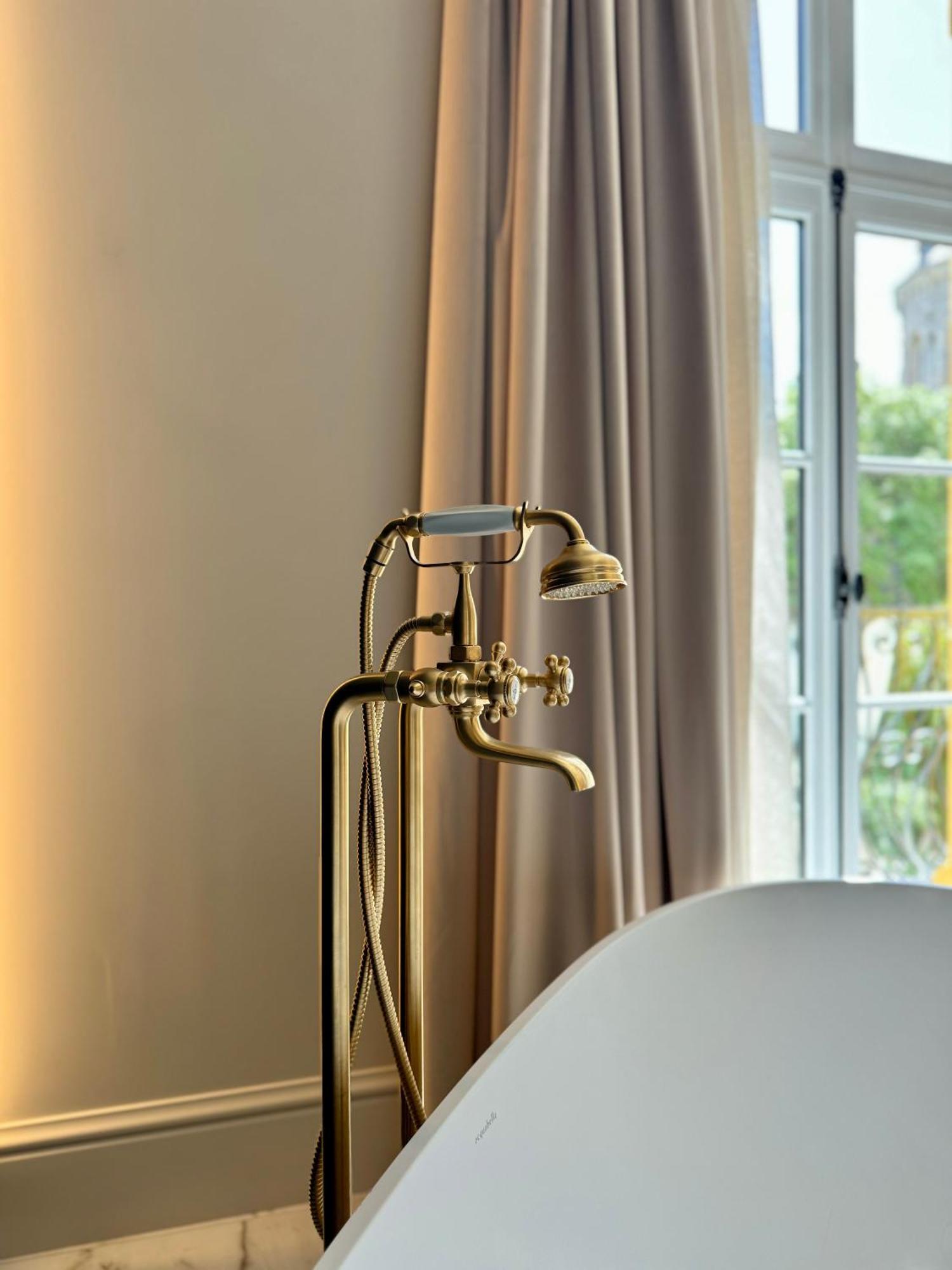 Clos Du Cedre - Chambres D'Hotes D'Exception, Luxury B&B A Dinan Esterno foto